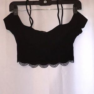 SOLEMIO- CROP TOP/ BLACK/ SPAGHETTI STRAPS